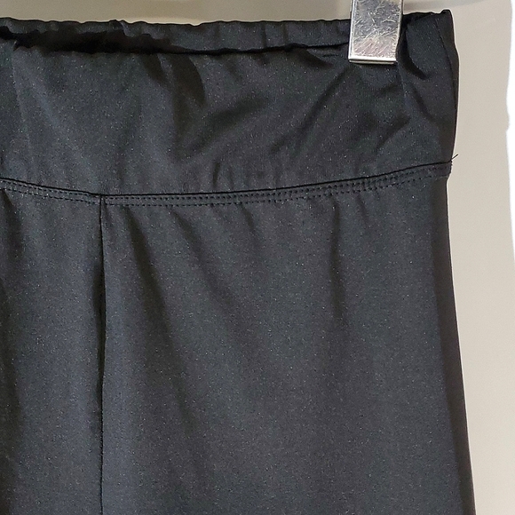 Puma Youth Black Short Tights with Pink/Silver/White Logo on Leg - Size 14/16 - Picture 3 of 13